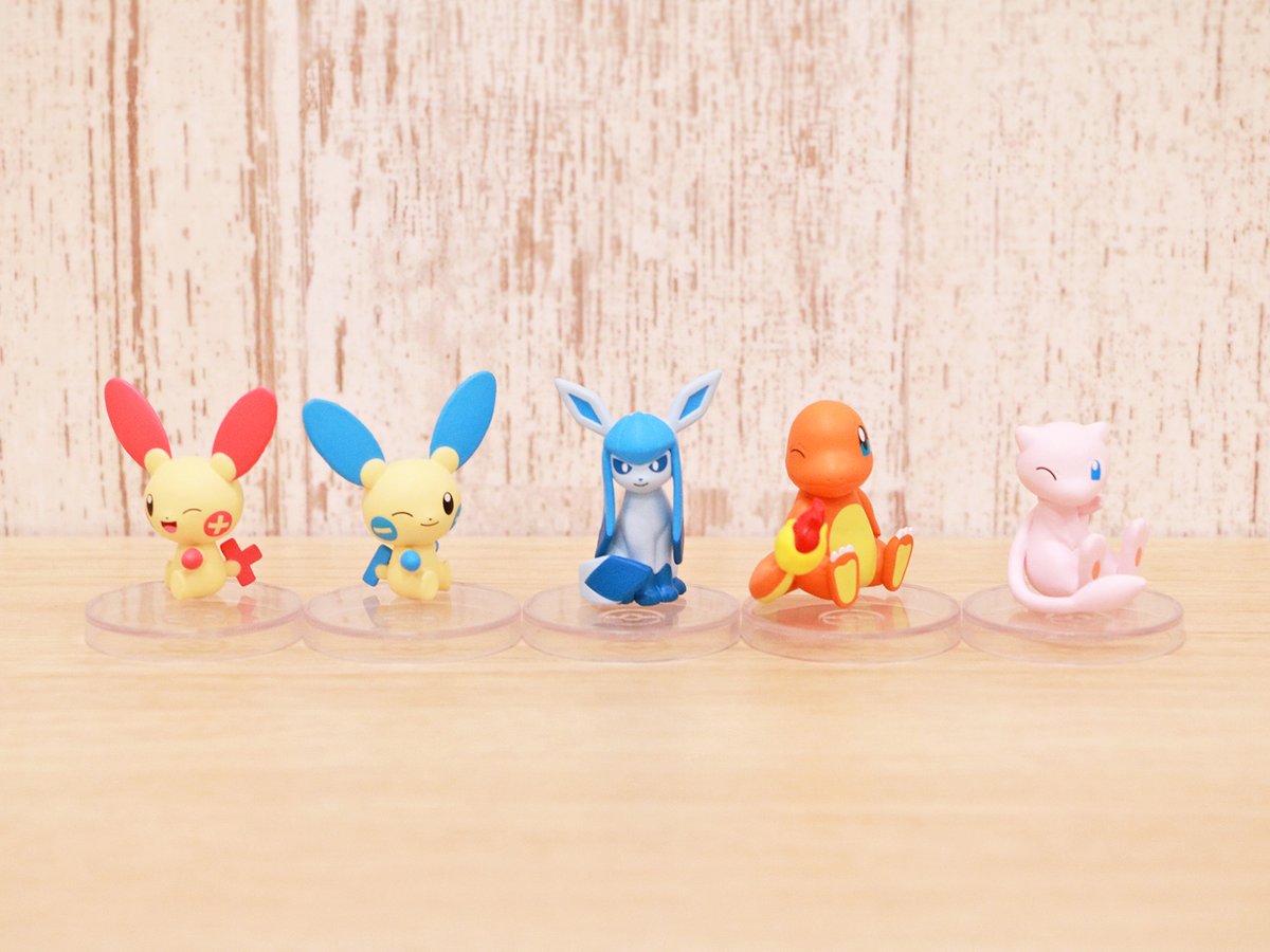 プラスル・マイナン・グレイシア・ヒトカゲ・ミュウのしっぽを振る可愛いフィギュア