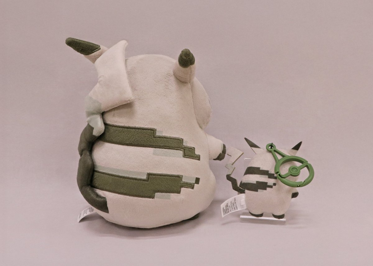 モノトーンカラーの洗練されたピカチュウグッズラインナップ