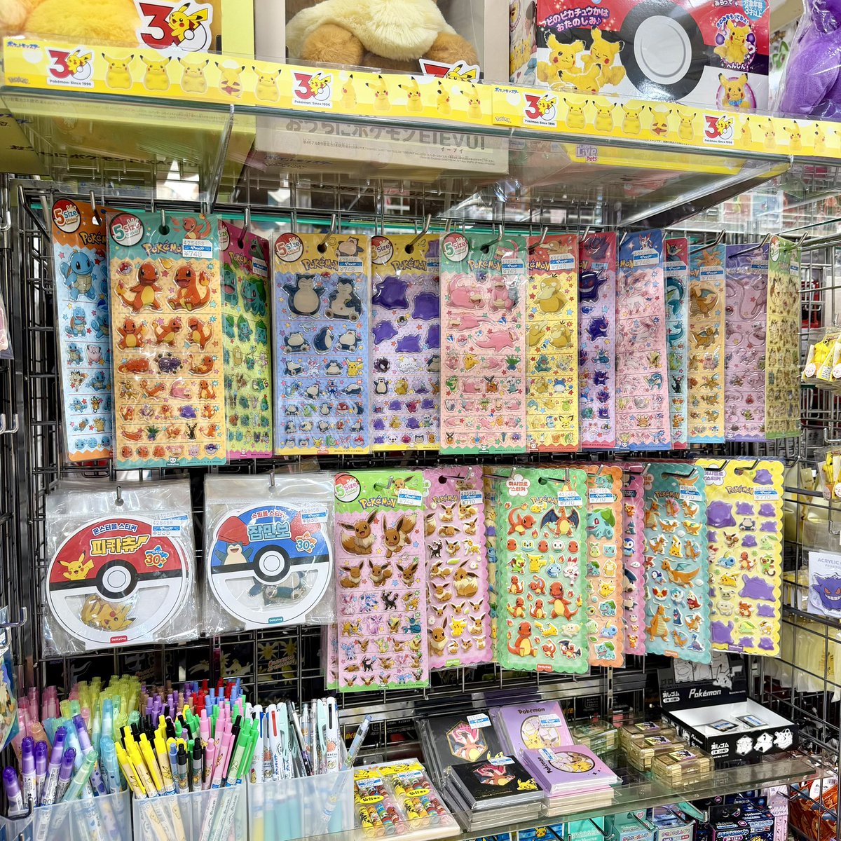 ポケモングッズ売場全体